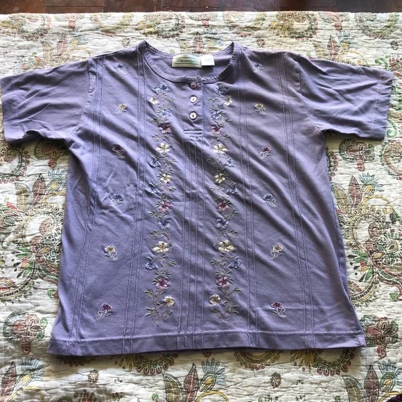 Vintage Embroidered purple button-up shirt - Picture 2 of 6